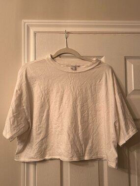 3/$15 🟣 Aritizia TNA Soft Feels Cropped Tee, White, Size X-small